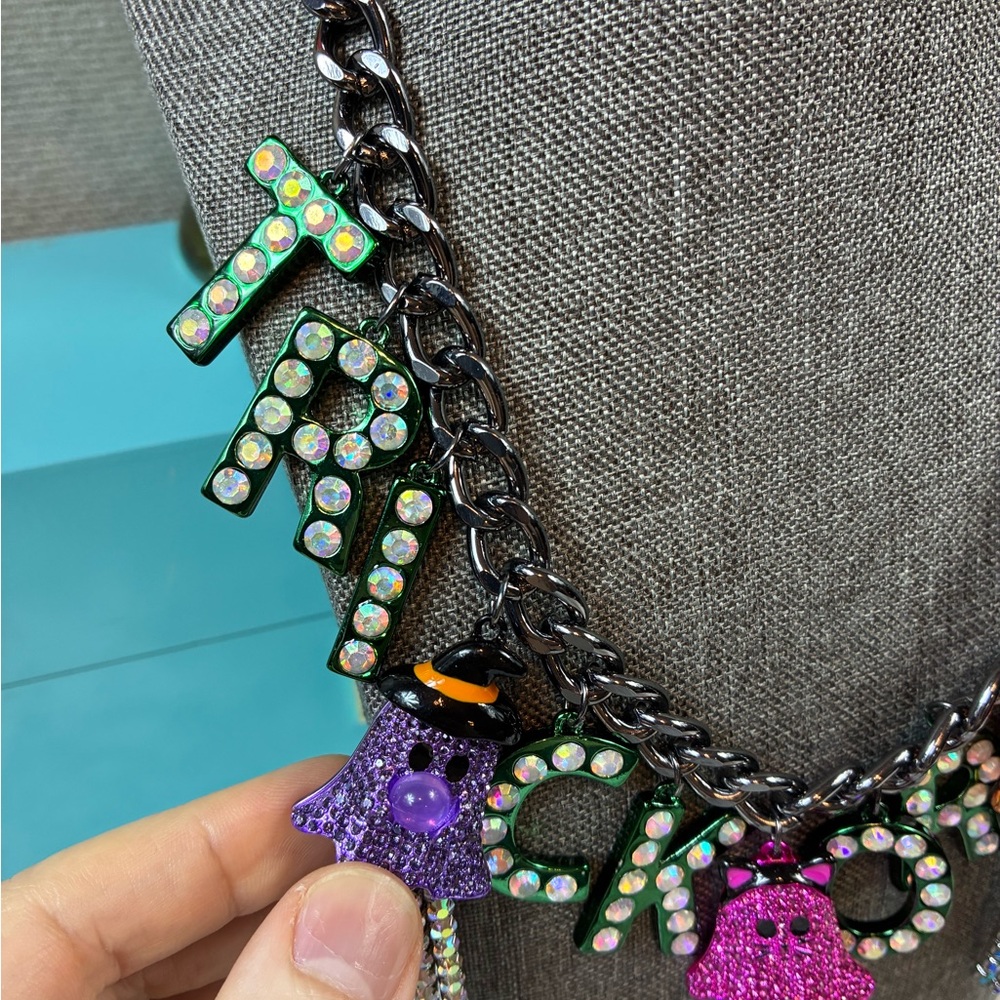 NWT Betsey Johnson Halloween Trick Or Treat Statement Necklace - Retail $248 - Picture 2 of 7